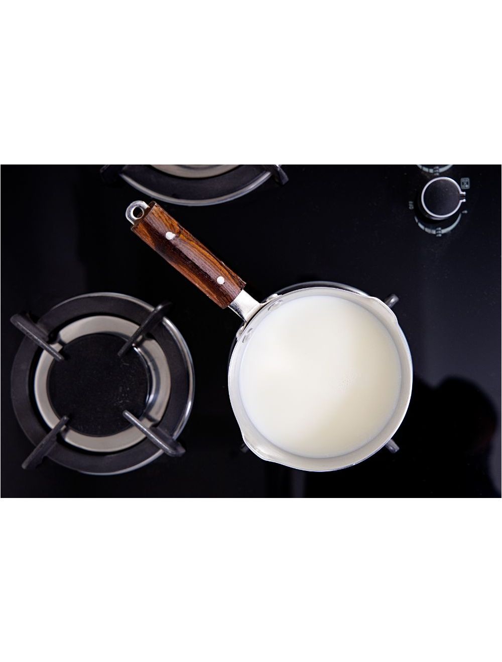 Royalford 7Inch Aluminium Milk Pan With Wooden Handle Silver