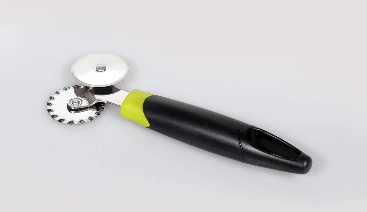 Royalford Stainless Steel Pastry Wheeler With ABS Handle