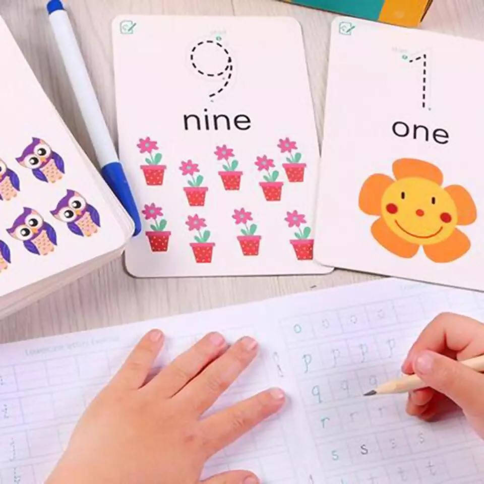 لعبة تعليمية للأطفال قابلة لإعادة الكتابة تتعرف على بطاقات الأحرف الكبيرة لتعليم الأطفال