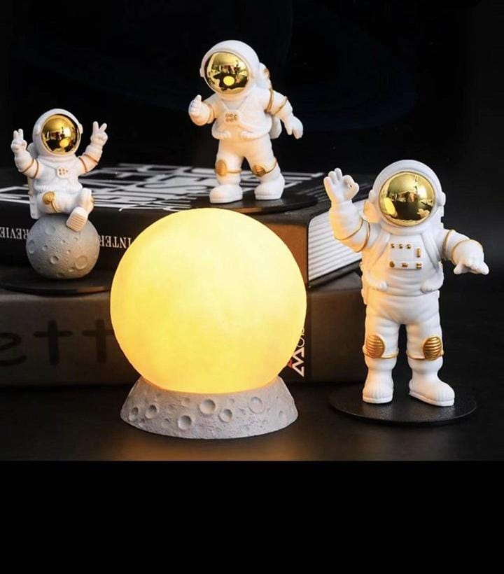 Astronaut Ornament Gift Night Moon Light Desk Lamp | Home Decor | Halabh.com