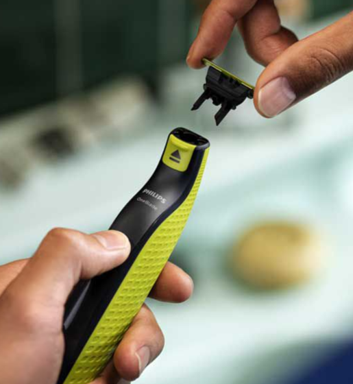 Philips OneBlade - How To Trim Using New 5-in-1 Comb 