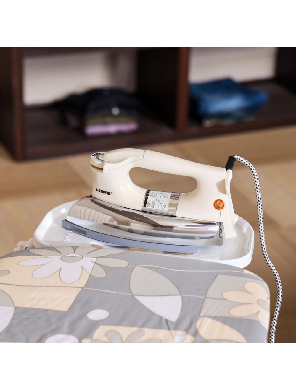 Geepas Dry Iron 1200W White | reliable performance | lightweight | variable steam settings | safety features | stylish | even heat distribution | Halabh.com